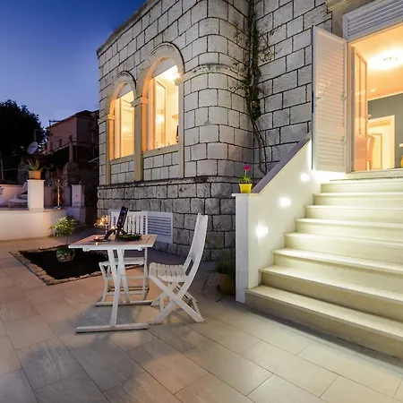 Seven דוברובניק