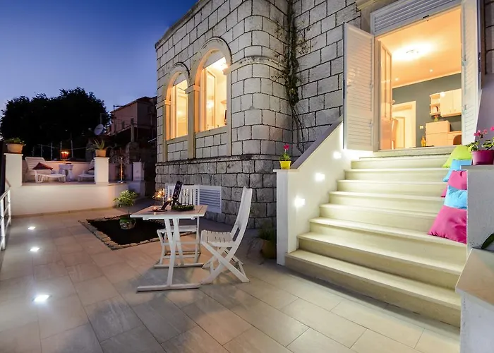 Seven דוברובניק