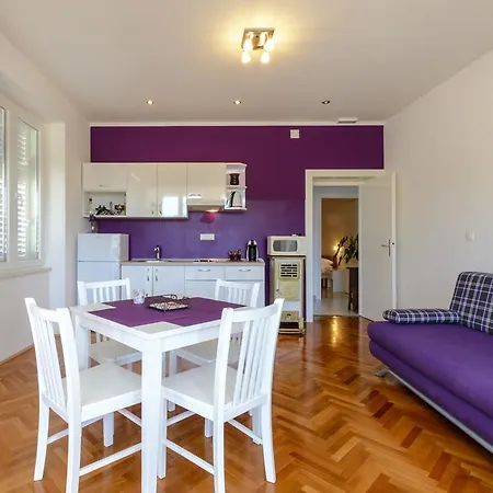 Seven Apartment