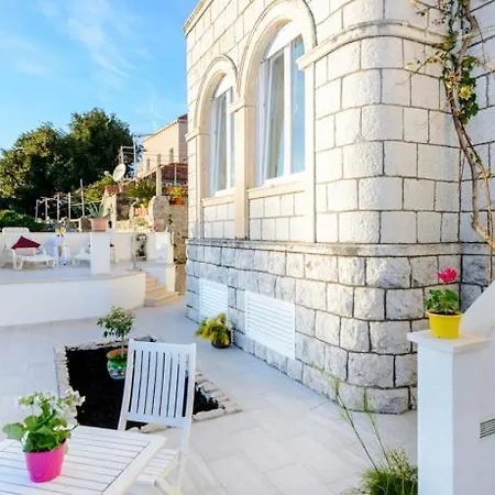 Apartment Seven